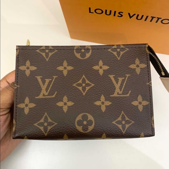 Lv toiletry 15 - Picture 2 of 6